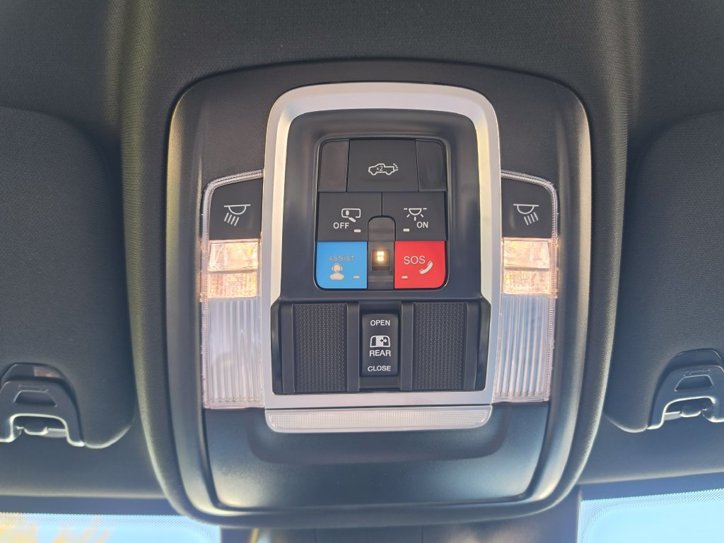 Used 2025 RAM 2500 Laramie AWD/4WD image 27