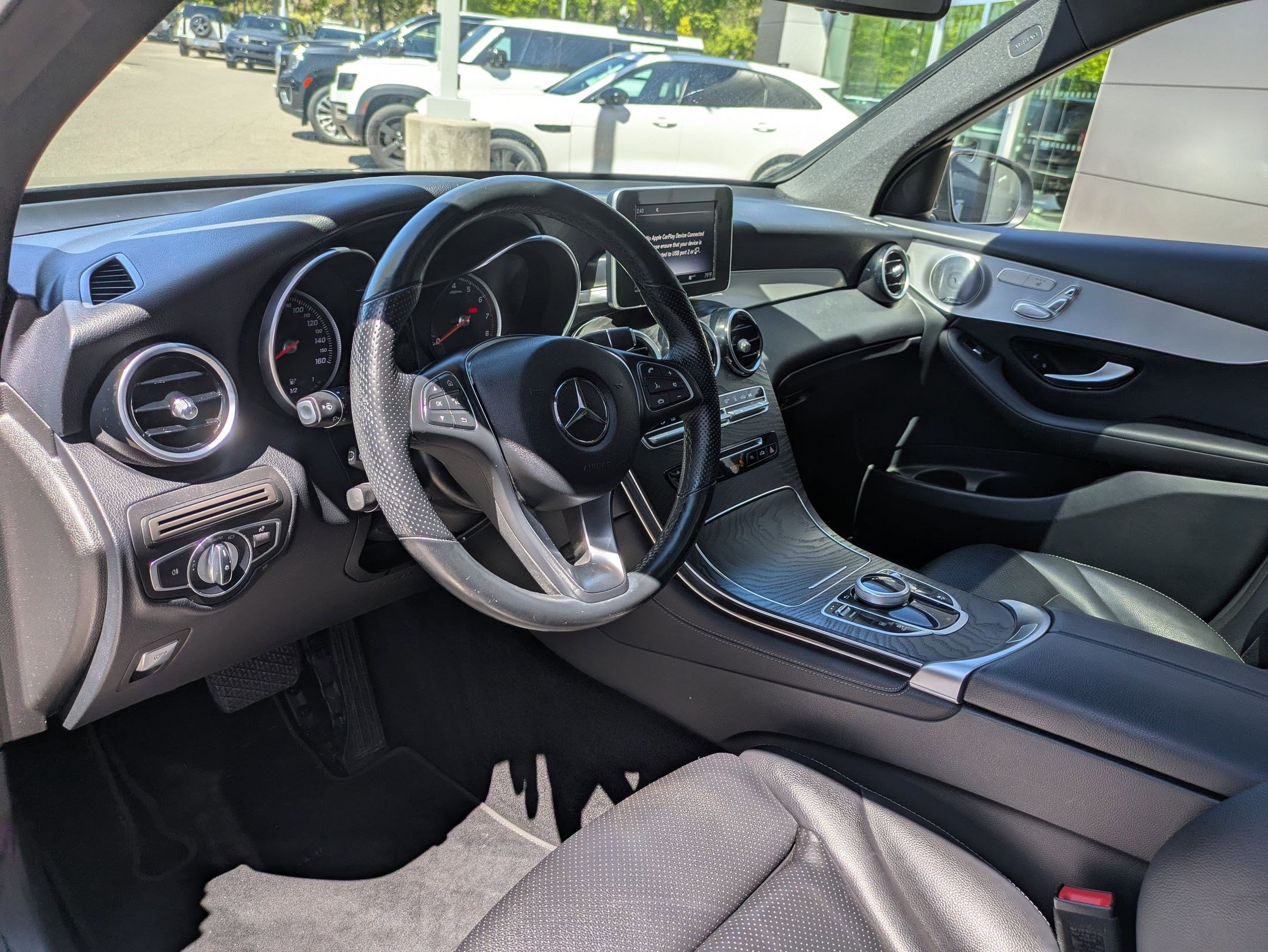 Used 2019 Mercedes-Benz GLC 350e 4MATIC image 14