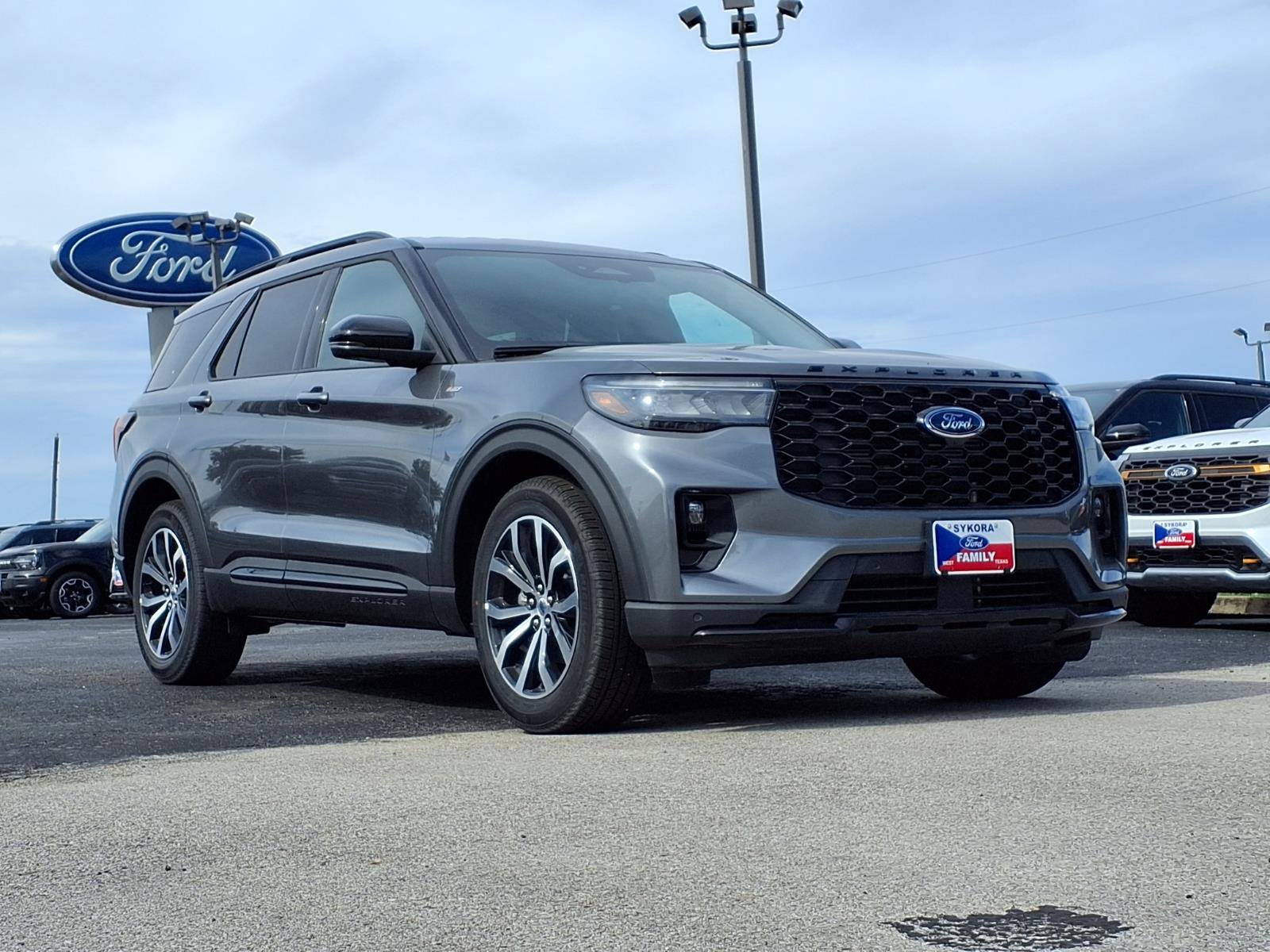 New 2026 Ford Explorer ST-Line RWD image 3