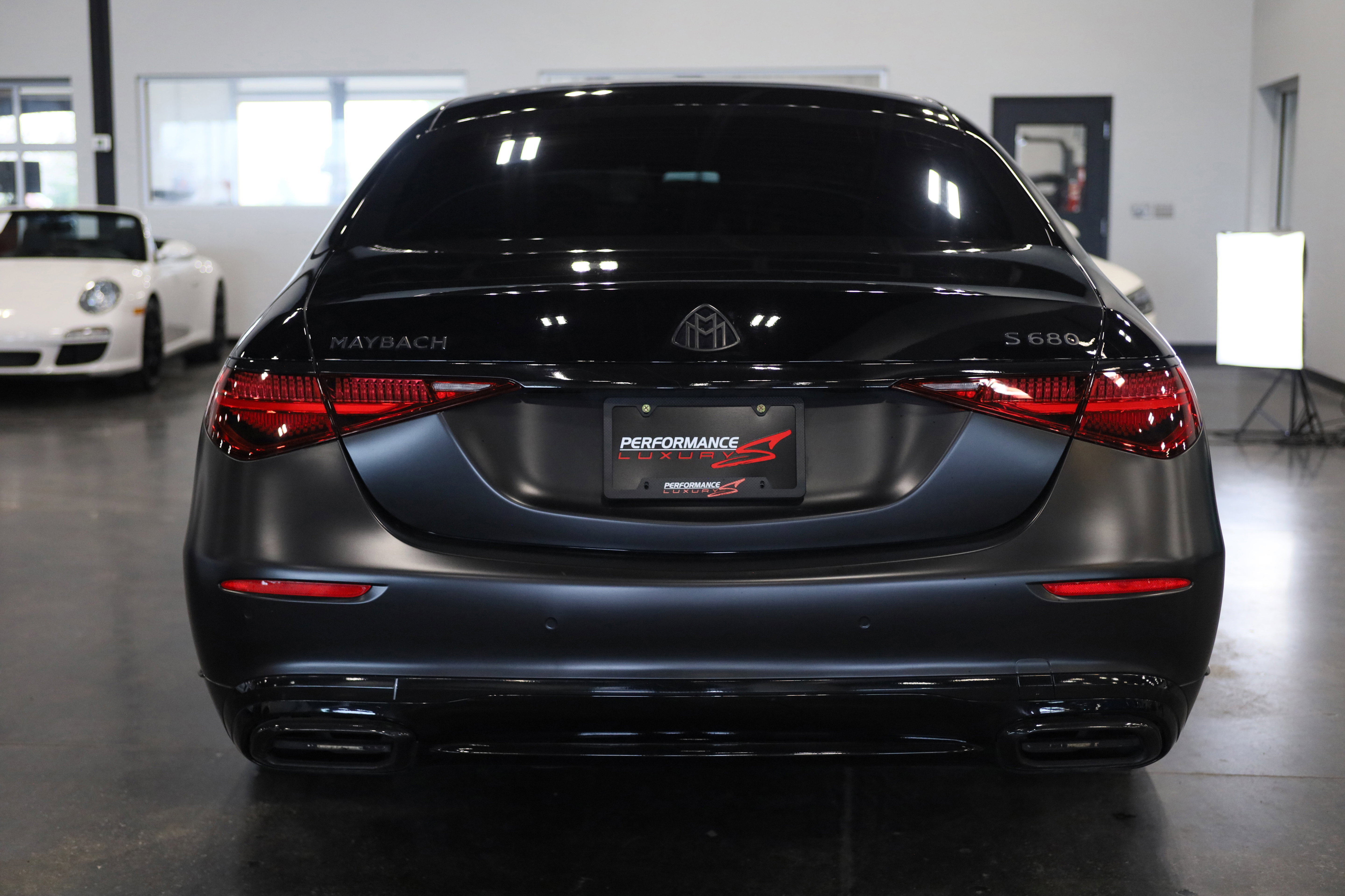 Used 2023 Mercedes-Benz Maybach S 680 4MATIC w/ Manufaktur Leather Package image 5