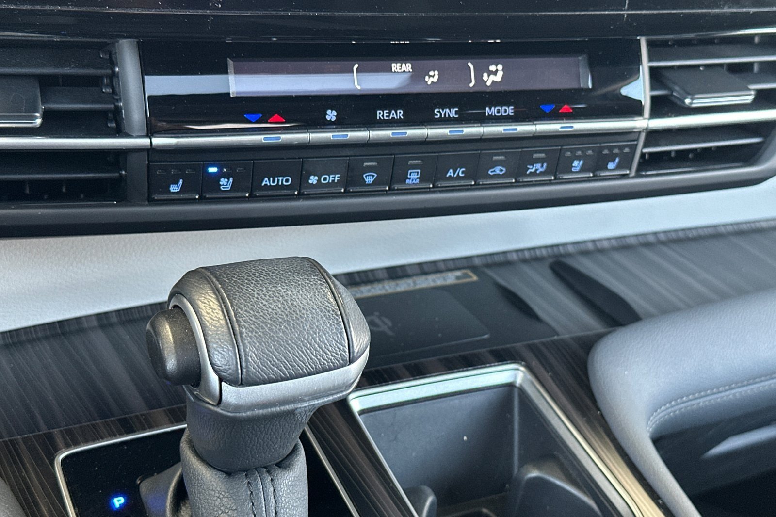 Certified 2024 Toyota Sienna Limited AWD/4WD image 22