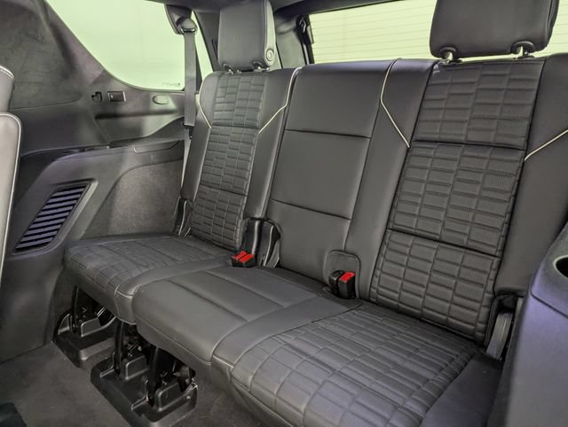 Used 2023 Cadillac Escalade Sport Platinum w/ LPO, ONYX Package AWD/4WD image 19