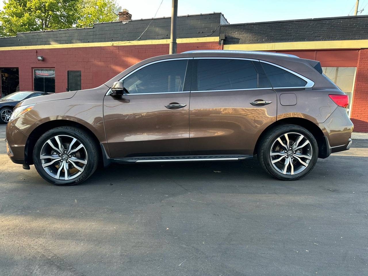 Used 2019 Acura MDX SH-AWD w/ Advance Package image 4