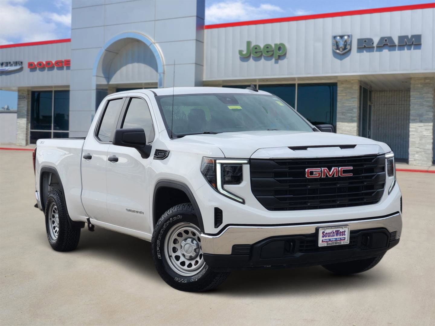 Used 2024 GMC Sierra 1500 Pro w/ Pro Value Package image 1