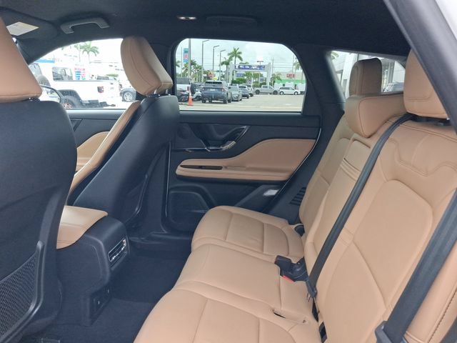 Used 2023 Lincoln Corsair Reserve FWD image 6