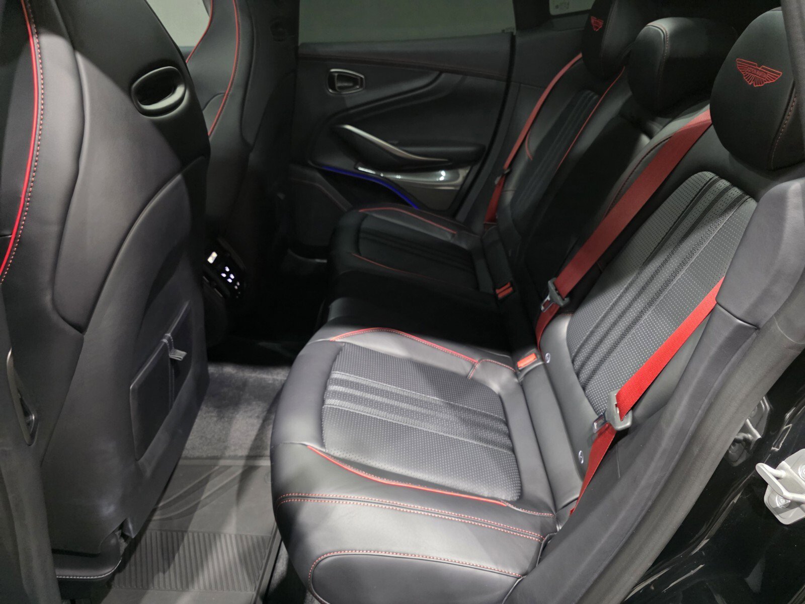 Used 2025 Aston Martin DBX 707 image 19