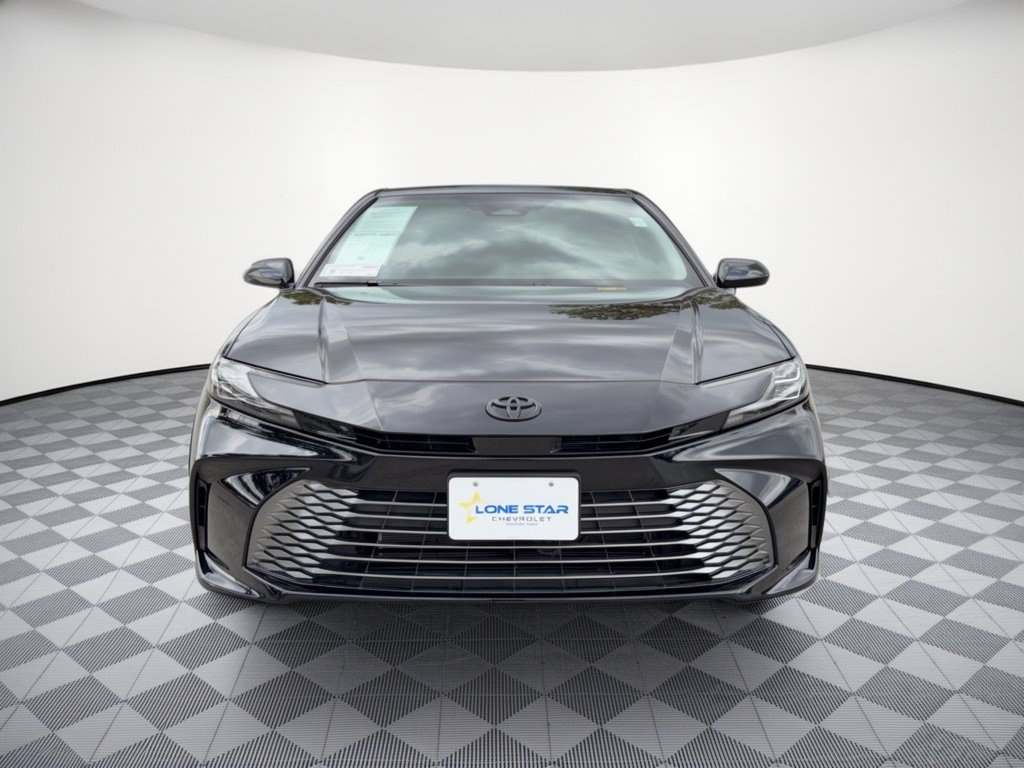 Used 2025 Toyota Camry XLE FWD image 6