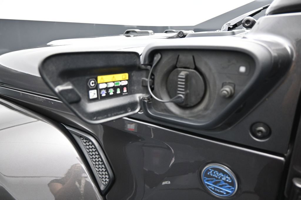 Used 2025 Jeep Wrangler Unlimited Sahara w/ Safety Group AWD/4WD image 28