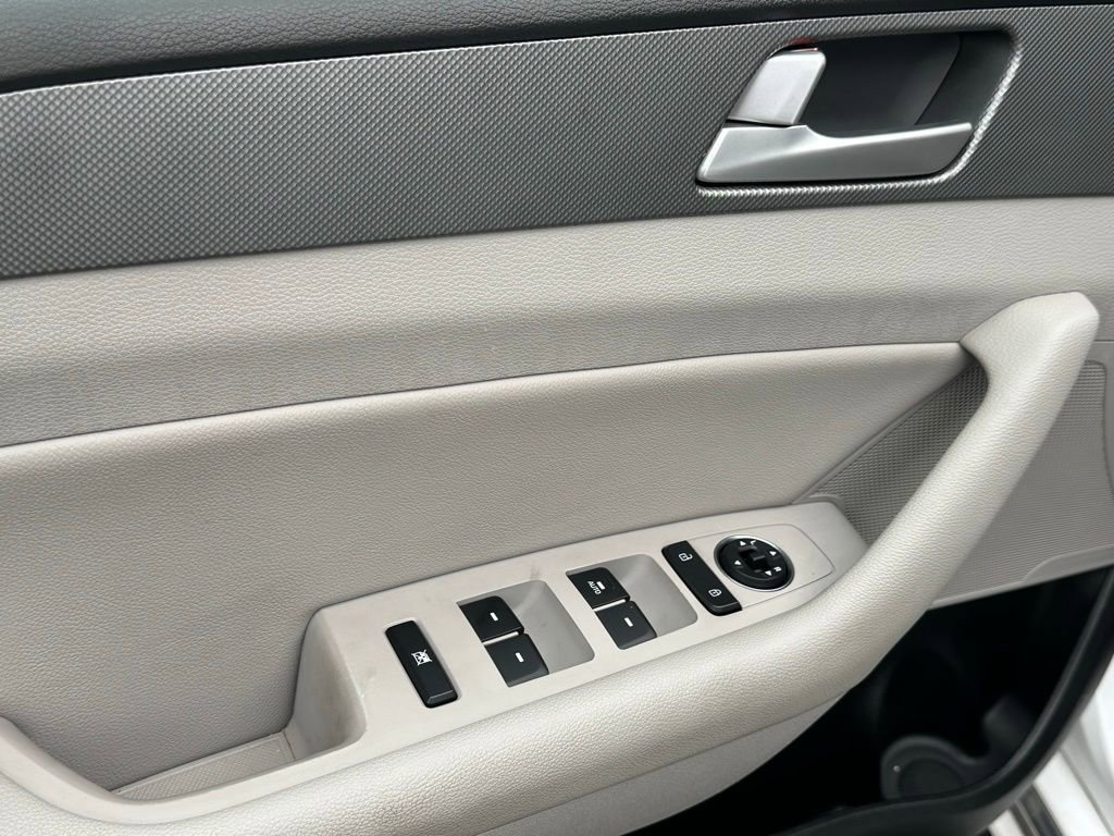 Used 2016 Hyundai Sonata SE image 13