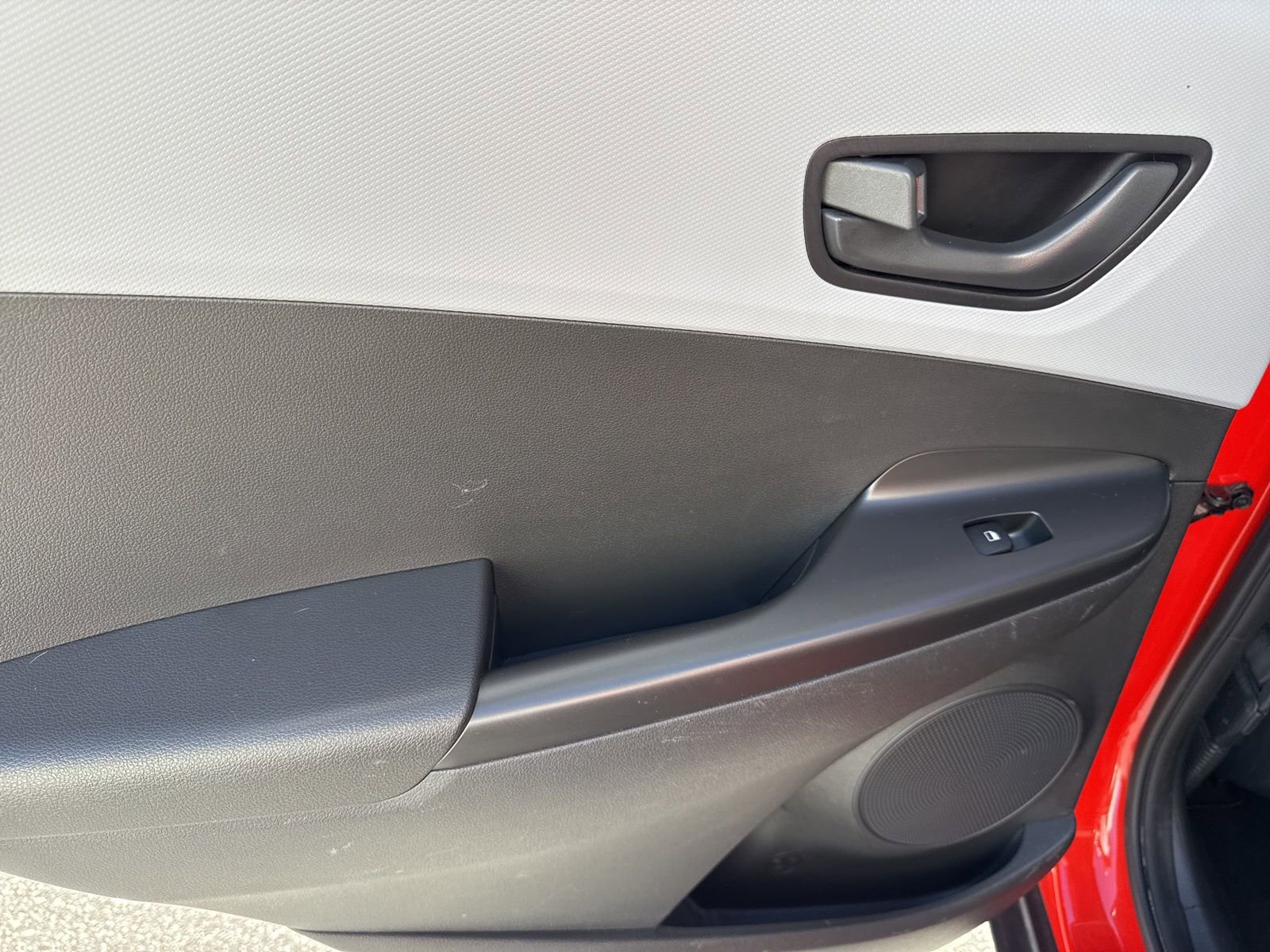 Used 2020 Hyundai Kona SEL FWD image 12