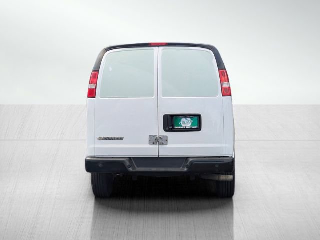 Used 2022 Chevrolet Express 2500 w/ Driver Convenience Package image 5