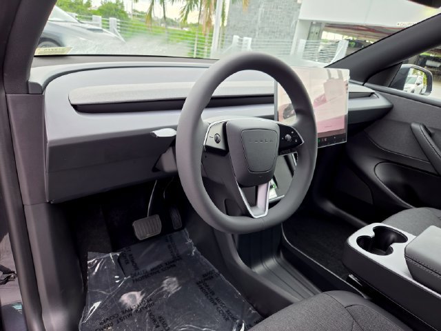 Used 2026 Tesla Model Y 2WD image 25