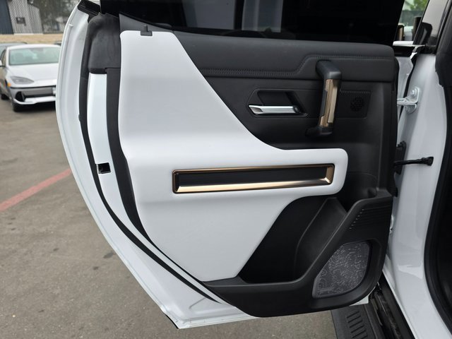 Used 2025 GMC Hummer EV 2X image 24