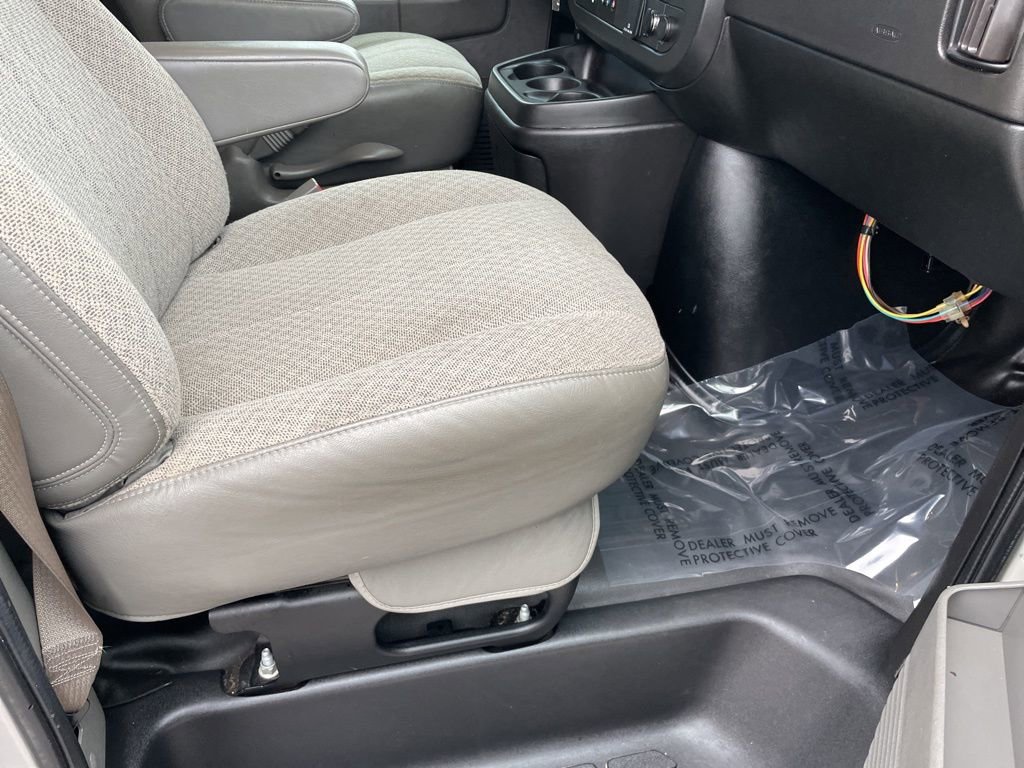 Used 2020 Chevrolet Express 2500 LS w/ Driver Convenience Package image 26