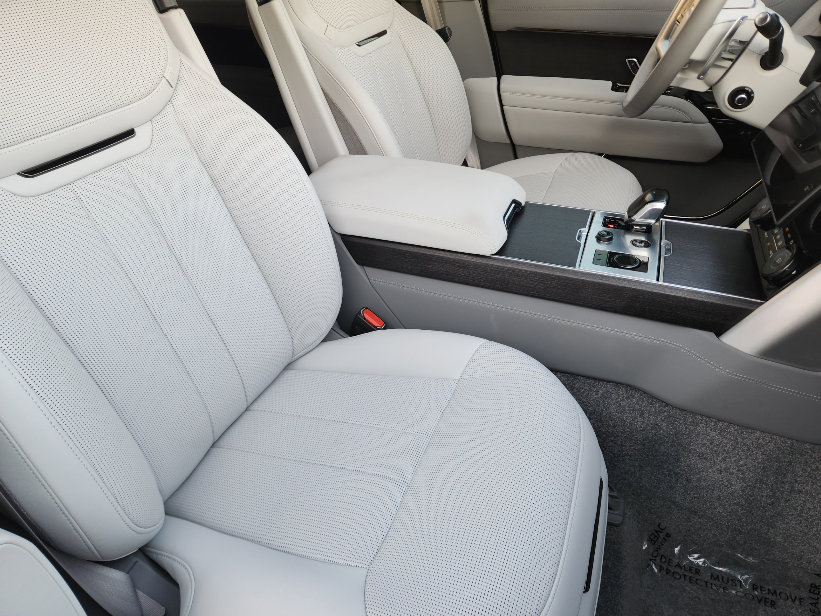 Certified 2023 Land Rover Range Rover SV AWD/4WD image 9
