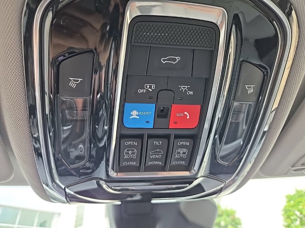 Used 2021 Jeep Grand Cherokee L Overland w/ Luxury Tech Group IV AWD/4WD image 62