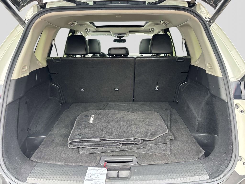 Used 2023 Nissan Rogue SV w/ SV Premium B Package image 14