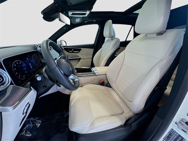 Used 2025 Mercedes-Benz GLC 300 4MATIC image 22
