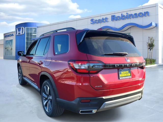 New 2025 Honda Pilot Touring image 3