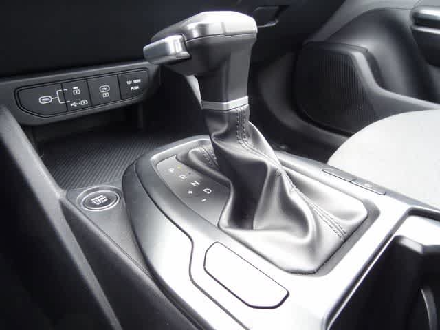 Used 2025 Kia K4 FWD image 32