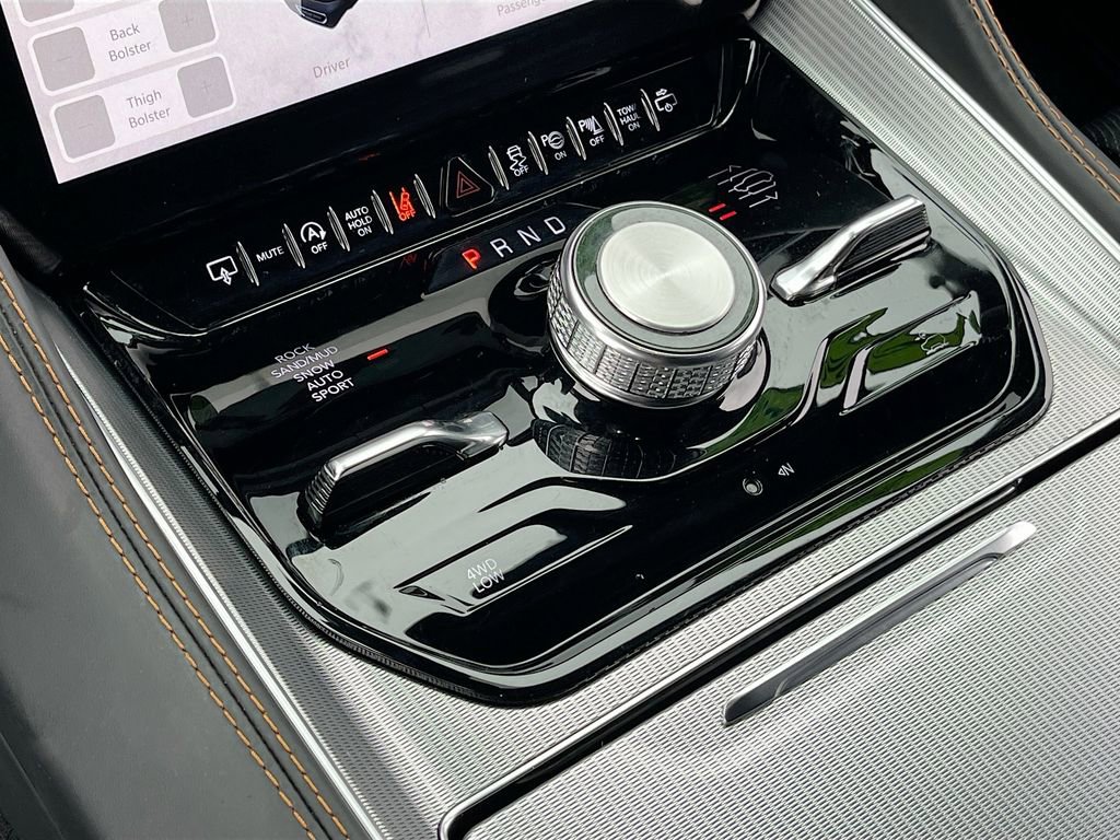 Certified 2023 Jeep Grand Wagoneer L Series III w/ Rear Seat Video Group 1 image 17