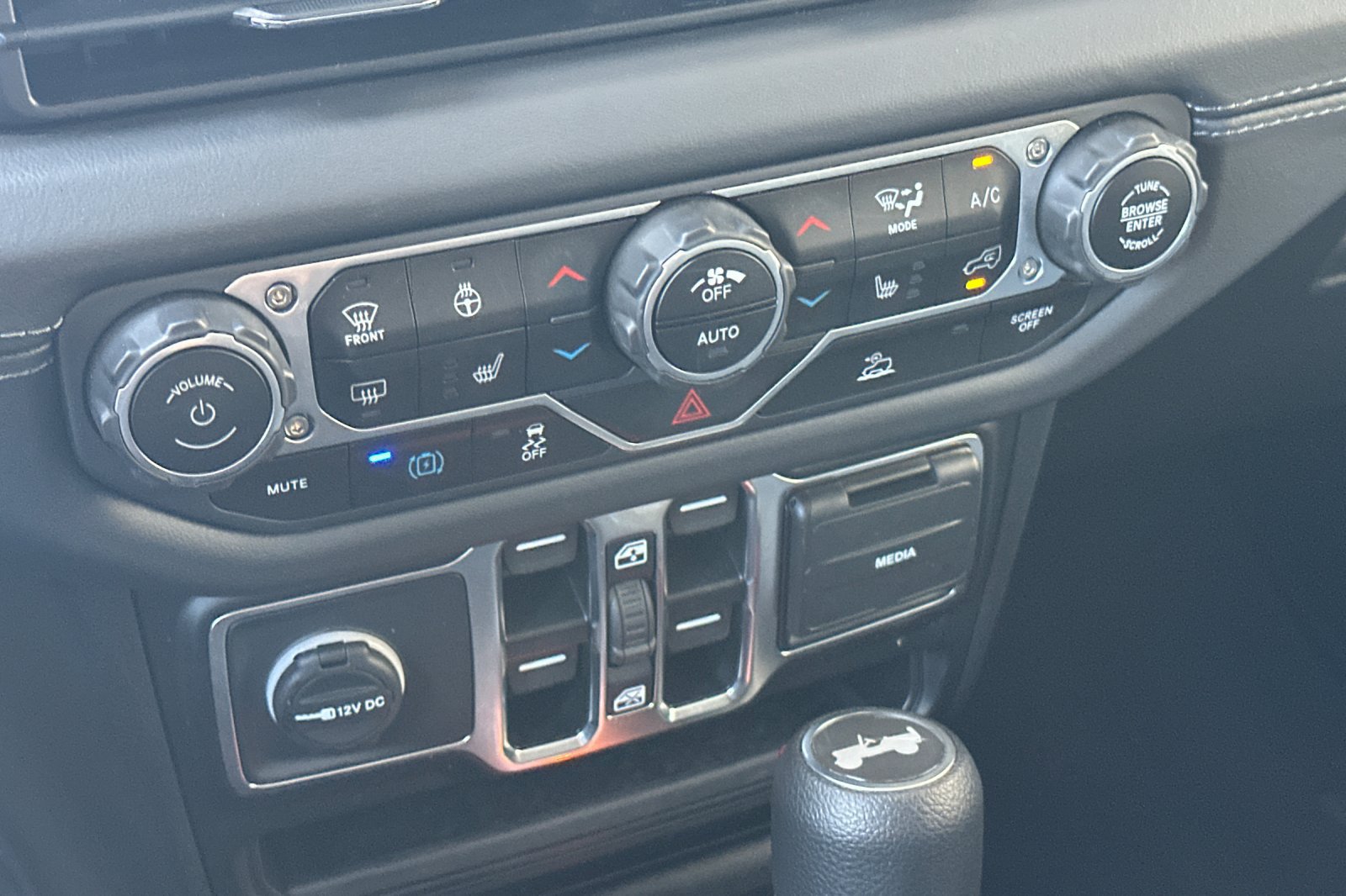 Used 2025 Jeep Wrangler Unlimited Sahara AWD/4WD image 20