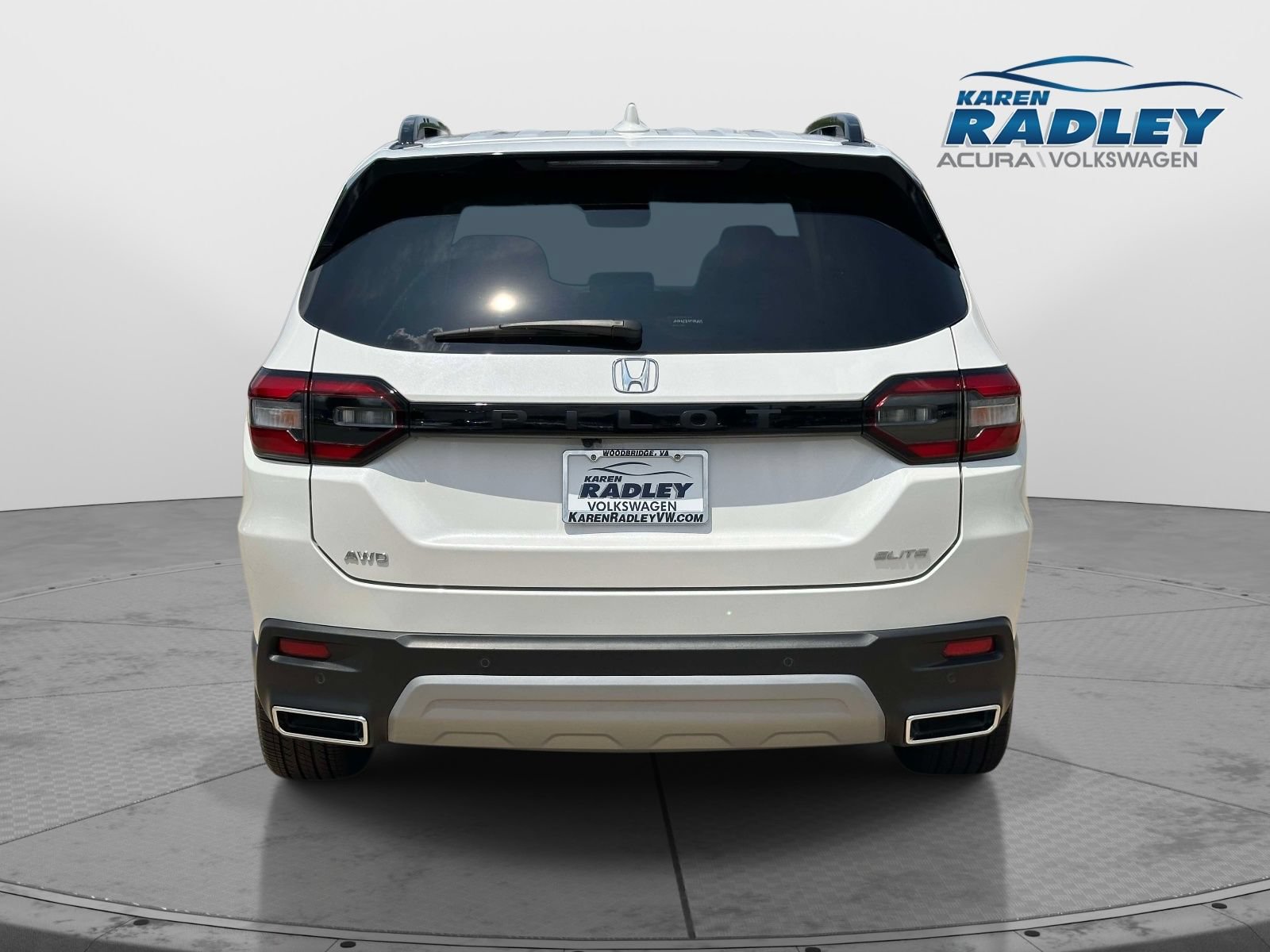 Used 2025 Honda Pilot Elite image 6
