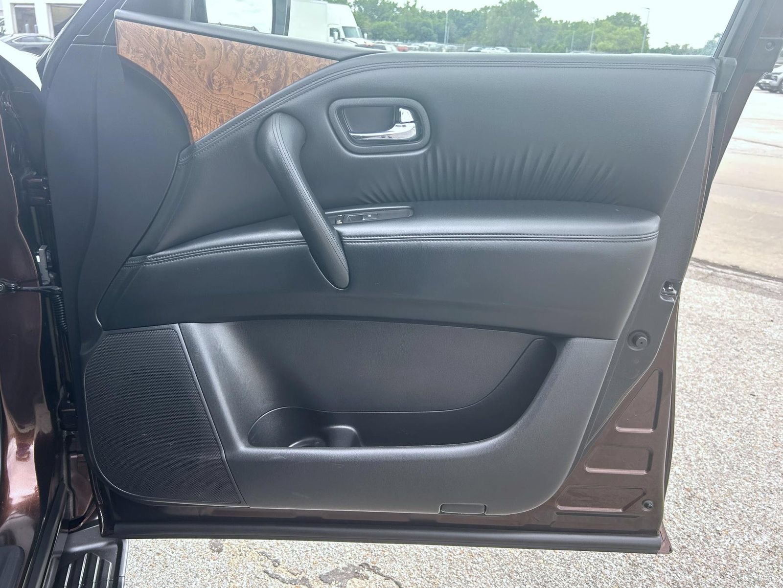 Used 2021 Nissan Armada SL w/ Captain's Chairs Package AWD/4WD image 15