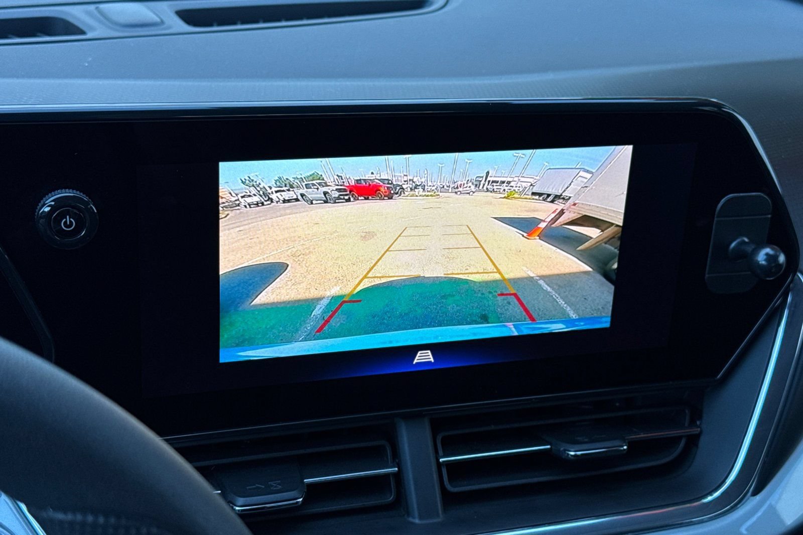 Used 2025 Chevrolet Trax LT FWD image 21