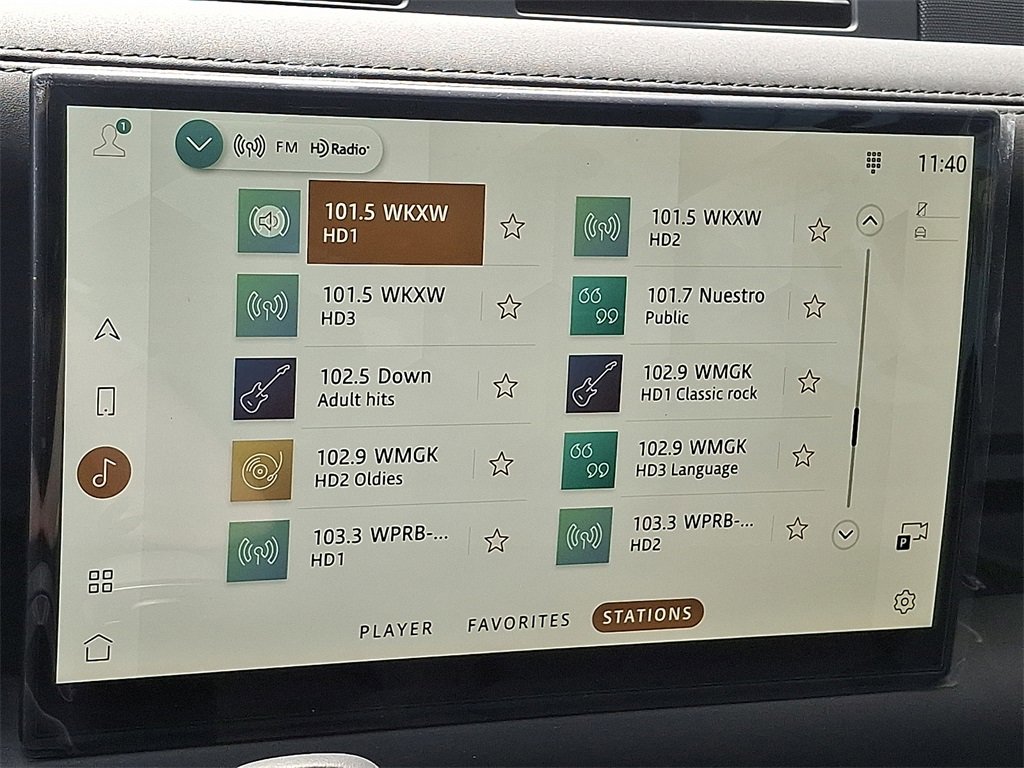 New 2025 Land Rover Defender 110 S image 18