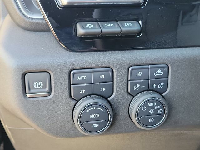 Certified 2025 Chevrolet Silverado 2500 LTZ w/ LTZ Convenience Package AWD/4WD image 31