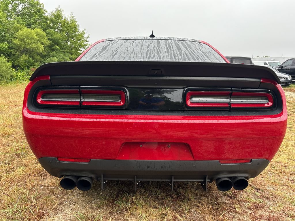Used 2016 Dodge Challenger SRT Hellcat RWD image 5