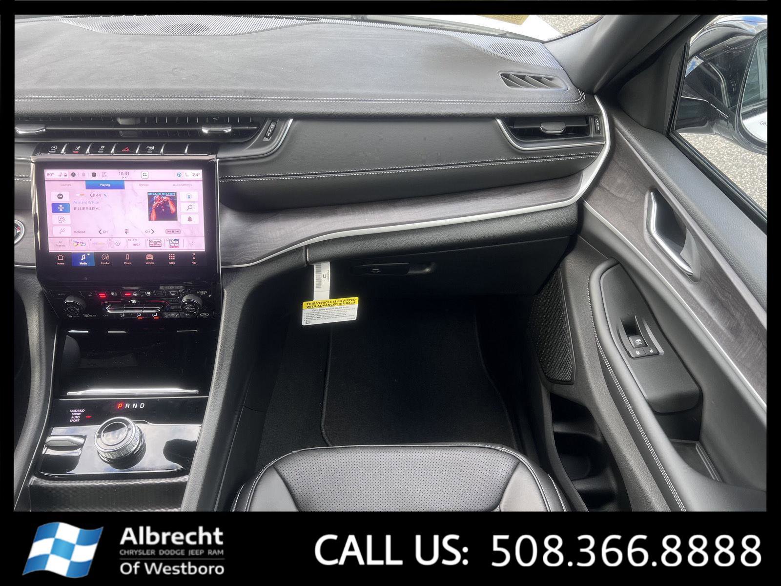 New 2025 Jeep Grand Cherokee Limited w/ Luxury Tech Group II image 16