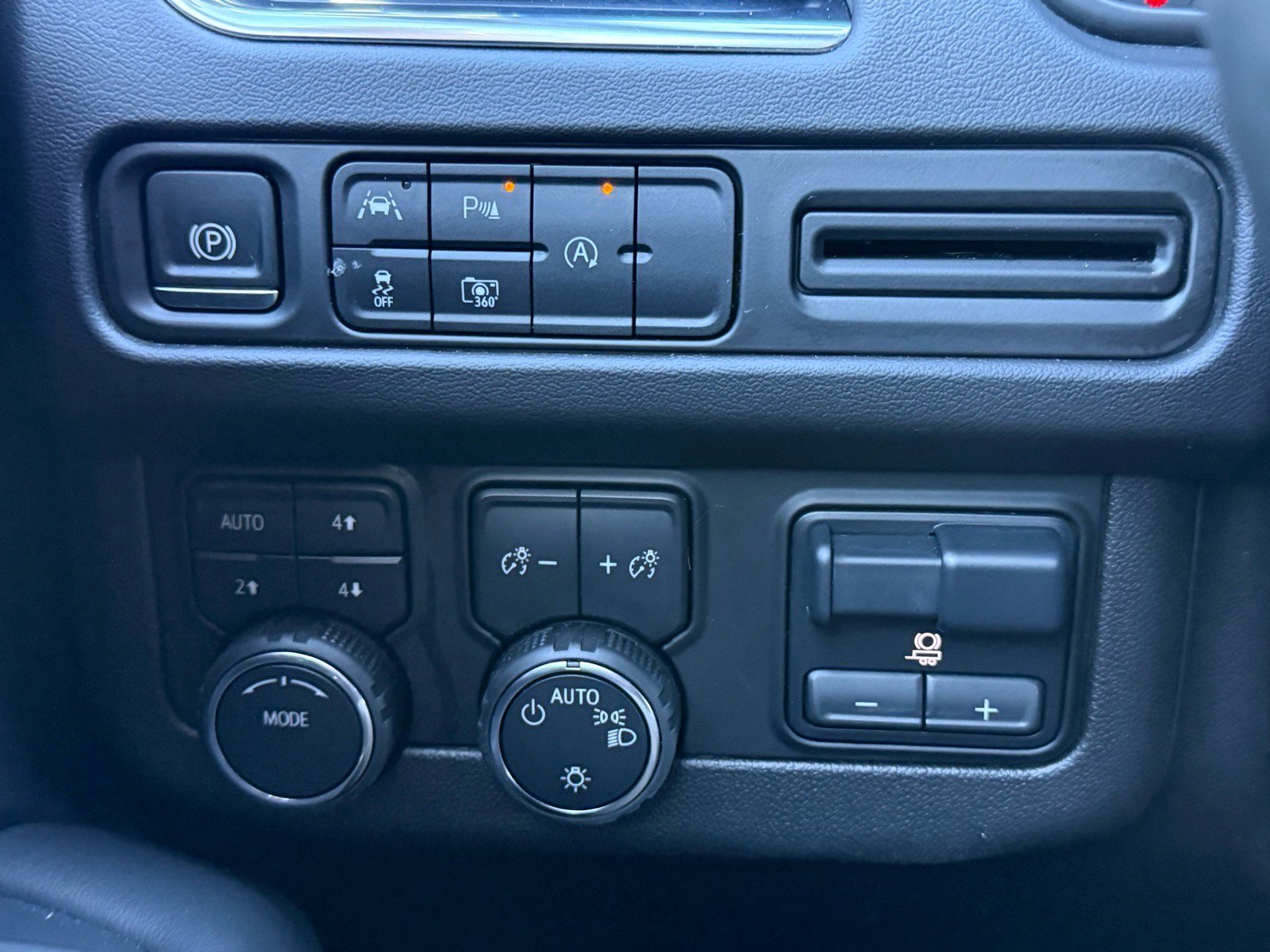 Used 2024 Chevrolet Tahoe RST w/ Sport Performance Package image 17