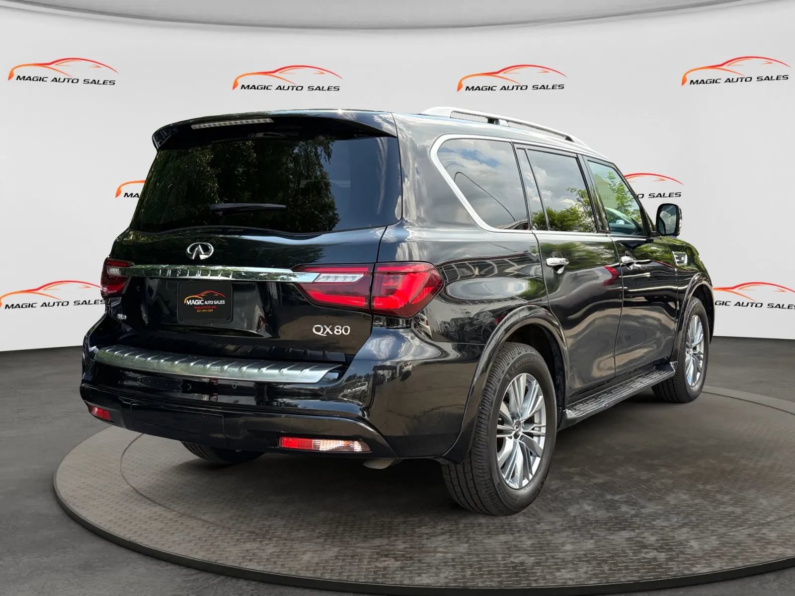 Used 2021 INFINITI QX80 Luxe w/ Cargo Package AWD/4WD image 10
