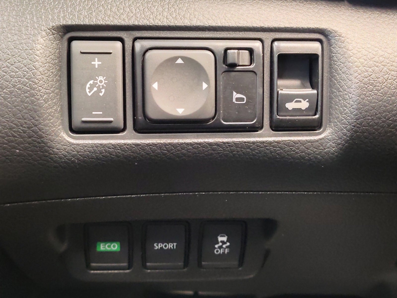 Used 2018 Nissan Sentra S image 23