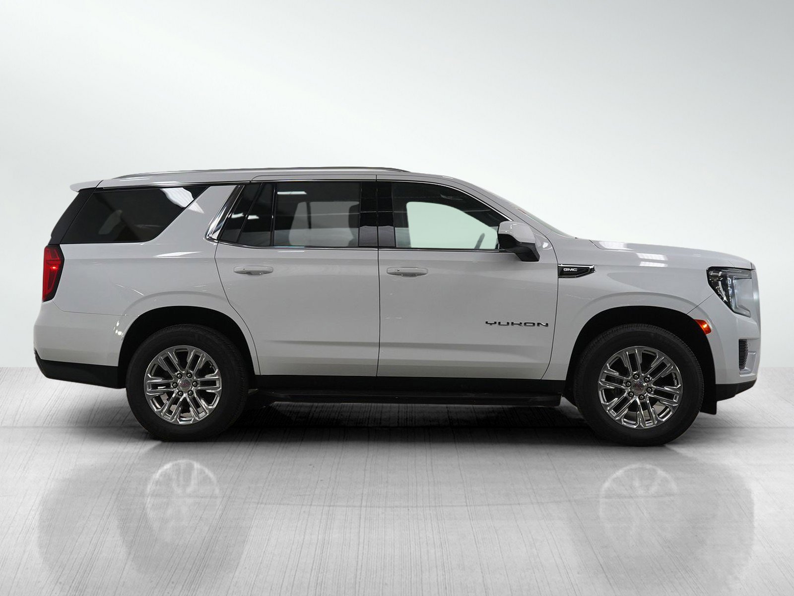 Used 2024 GMC Yukon SLE image 6