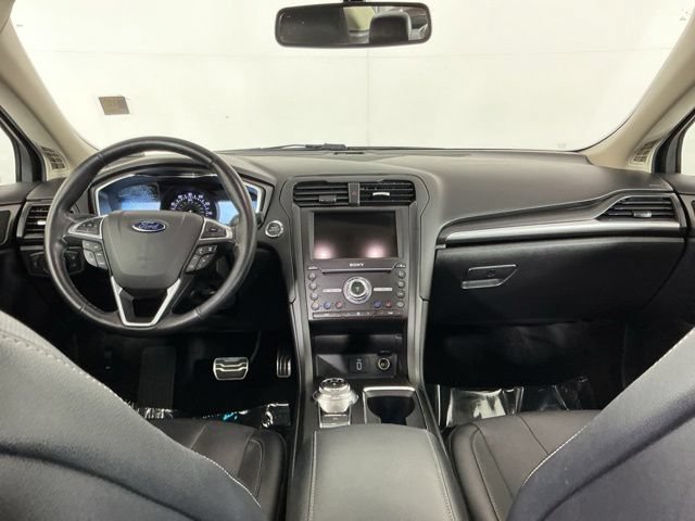Used 2017 Ford Fusion Titanium AWD/4WD image 25