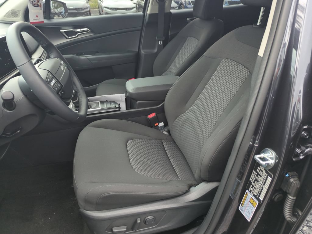 New 2026 Kia Sportage LX w/ LX Convenience Package FWD image 12