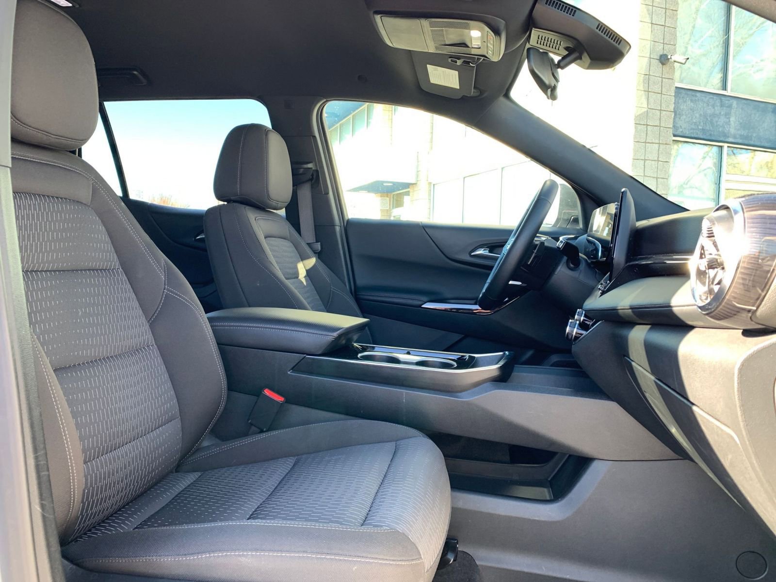 Used 2025 Chevrolet Equinox LT image 35