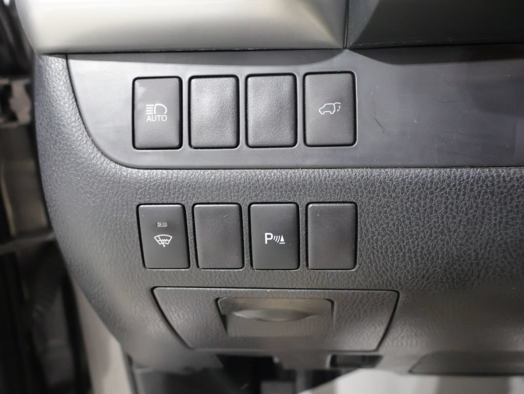 Used 2017 Toyota Highlander Limited w/ Protection Package #3 AWD/4WD image 31