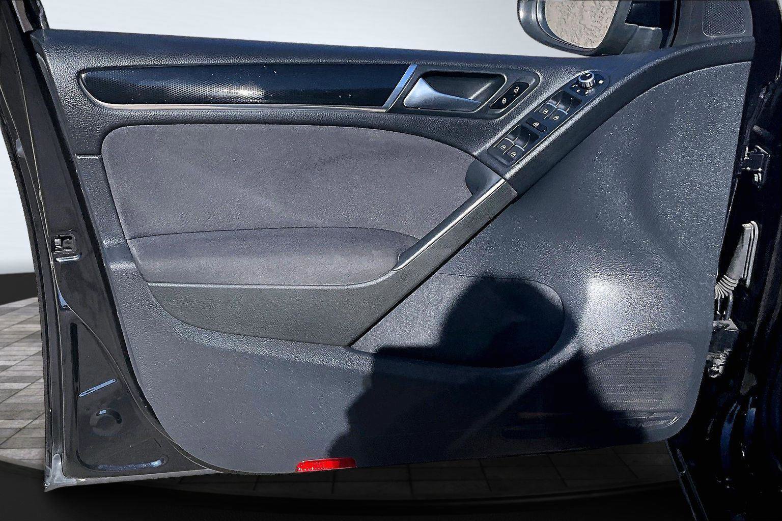 Used 2014 Volkswagen GTI Wolfsburg Edition image 22