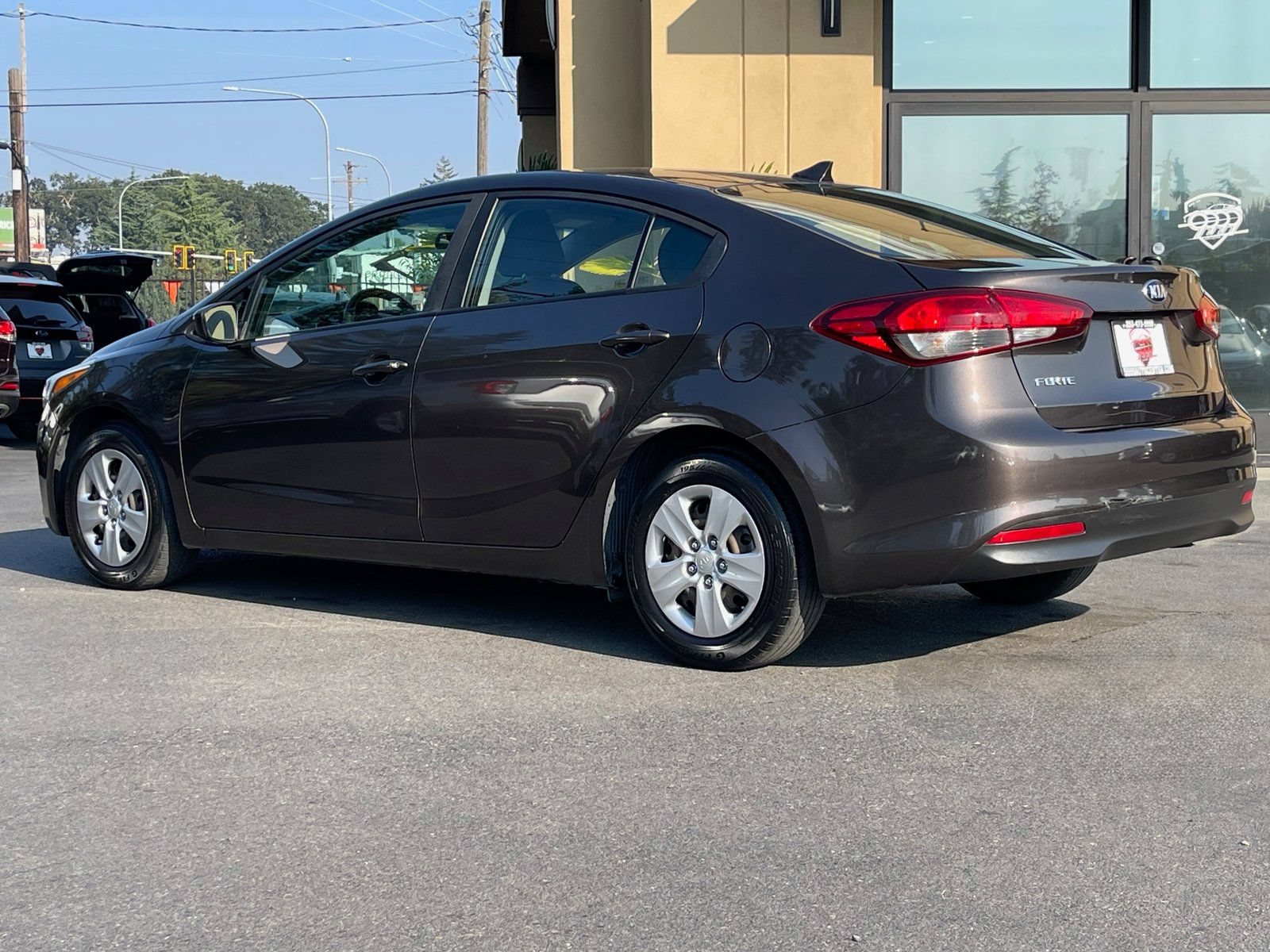 Used 2017 Kia Forte LX FWD image 5