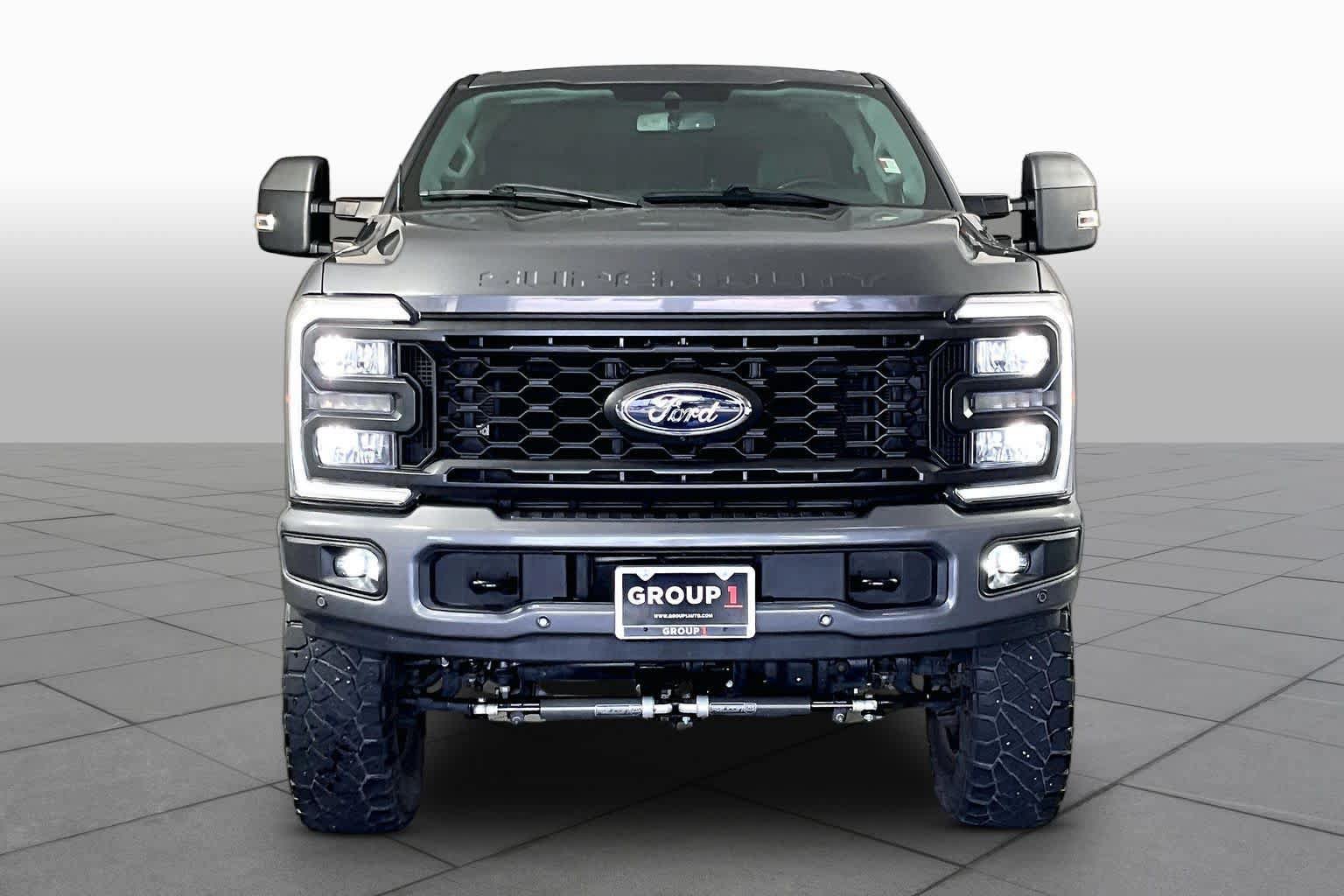 Used 2023 Ford F250 Lariat w/ Lariat Ultimate Package AWD/4WD image 4