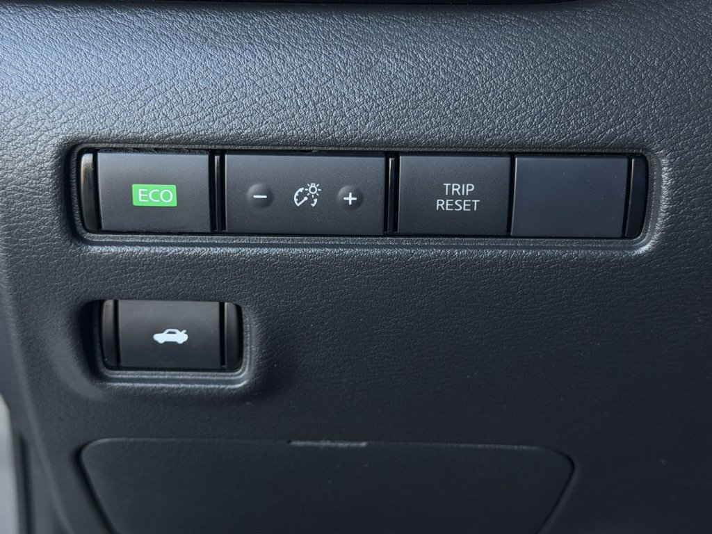 Used 2022 Nissan Sentra SR FWD image 22