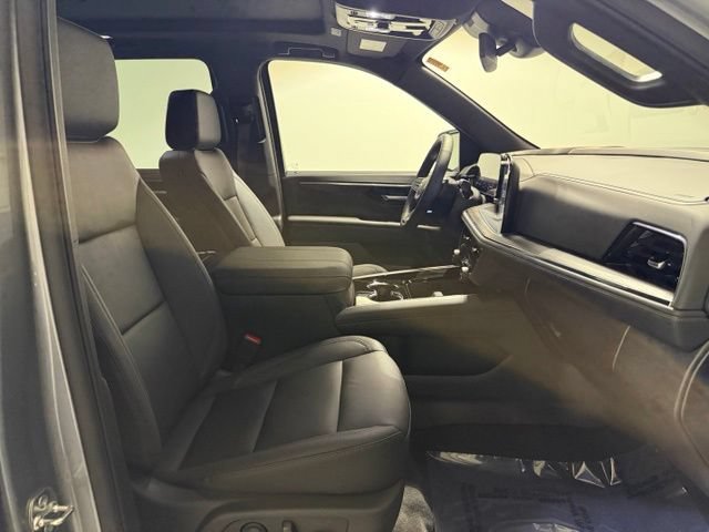 New 2026 Chevrolet Suburban LT w/ Comfort Package AWD/4WD image 33
