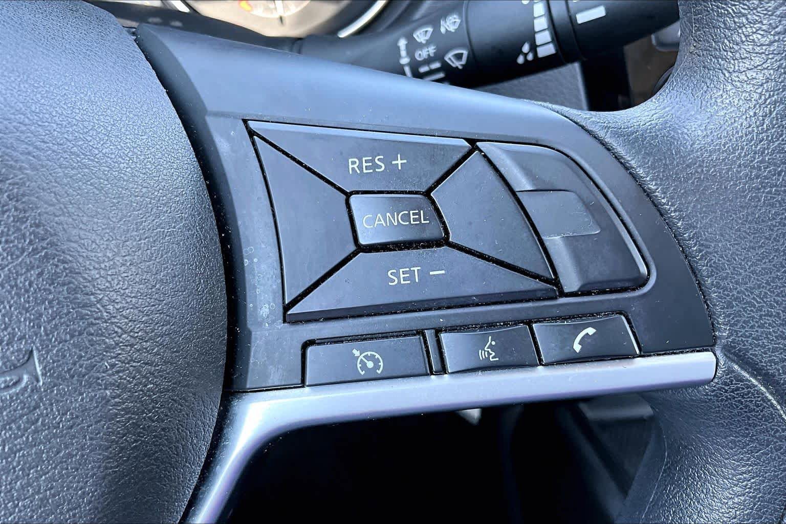 Used 2020 Nissan Rogue S FWD image 20