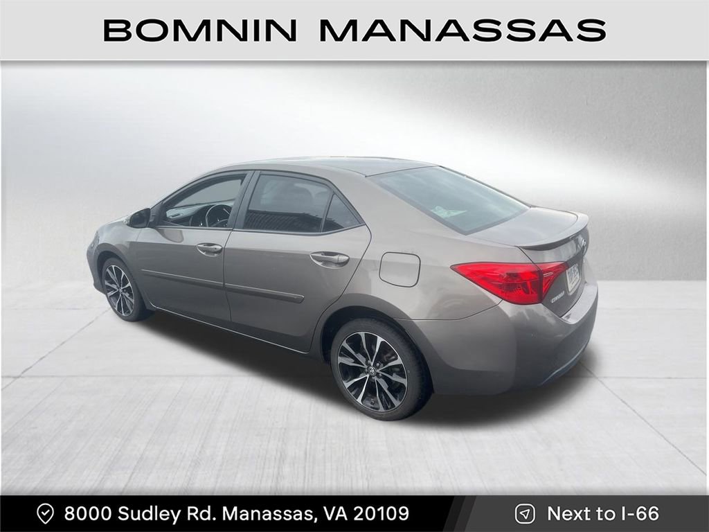 Used 2018 Toyota Corolla SE w/ Carpet Mat Package (TMS) FWD image 2