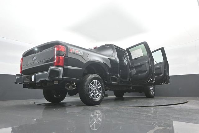 New 2026 Ford F250 Lariat w/ FX4 Off-Road Package image 38