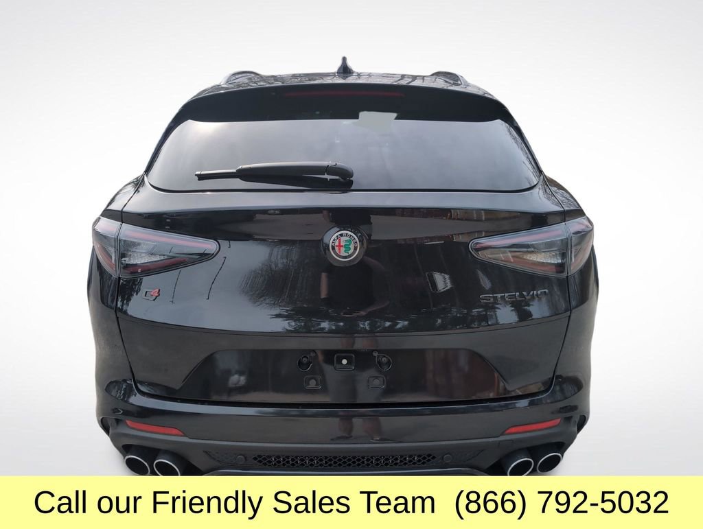 Used 2024 Alfa Romeo Stelvio Quadrifoglio image 5